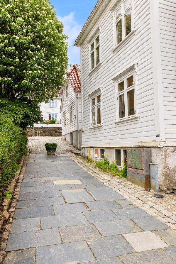 Behind Bryggen - Renovated - Budget Friendly Bergen Bagian luar foto