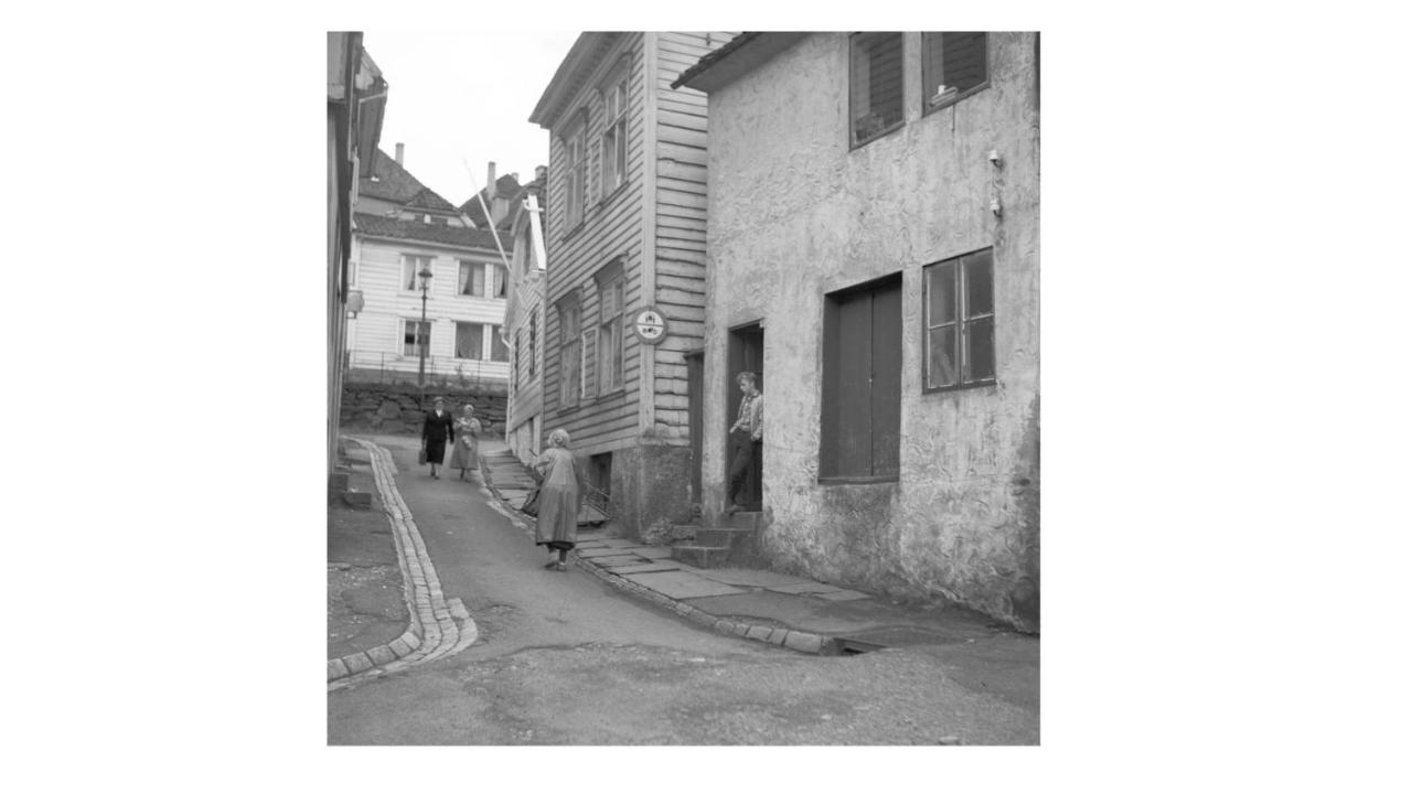 Behind Bryggen - Renovated - Budget Friendly Bergen Bagian luar foto